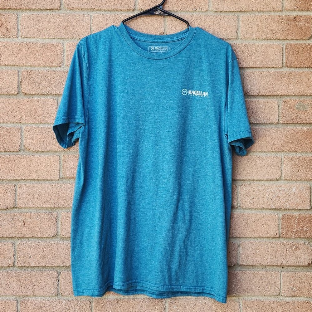 🔴SOLD🔴Magellan Outdoors Men’s Large Blue Fish Graphic T-Shirt